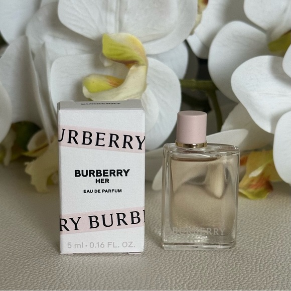 NWT Burberry Her Candle 4pc Bundle - Picture 8 of 11